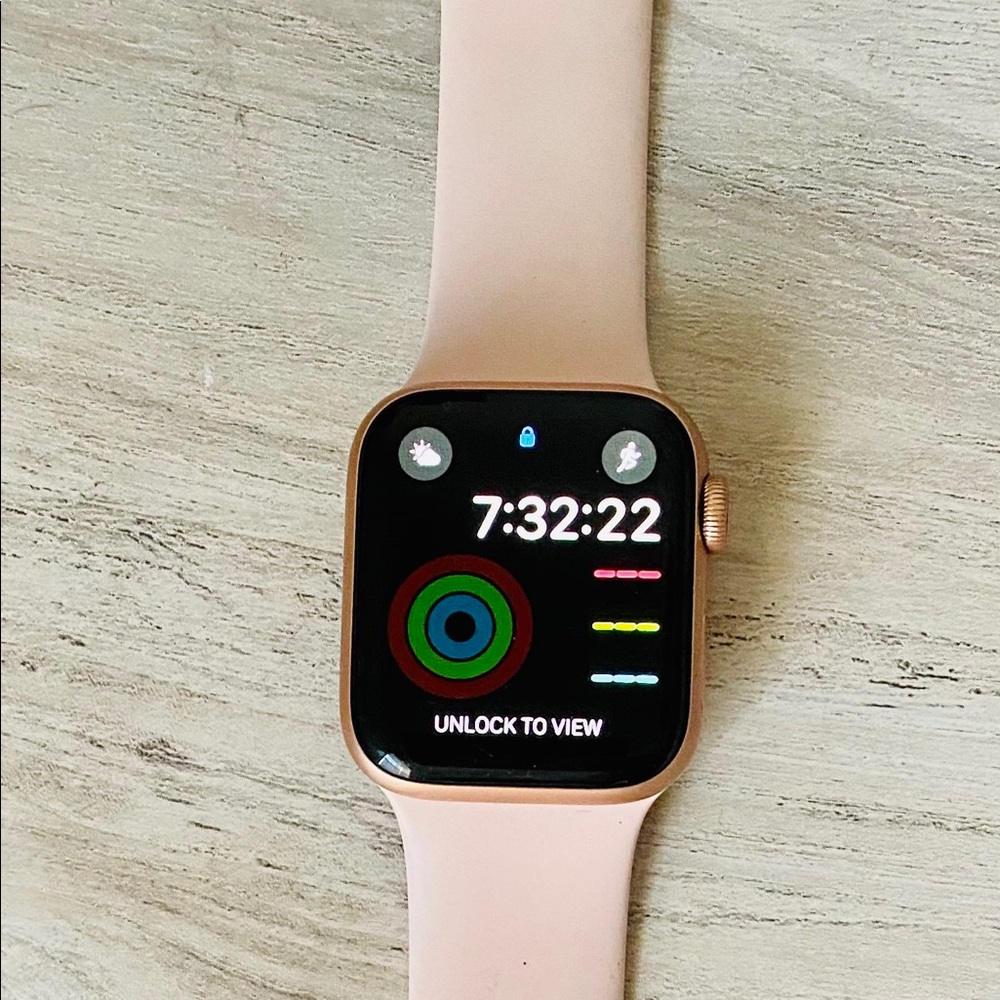Rose gold series 4 Apple Watch with cellular